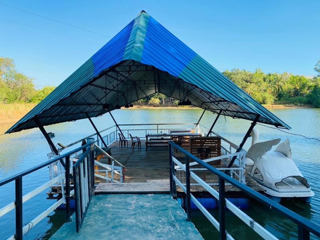 Pelican Lake Udawalawe Dış mekan fotoğraf