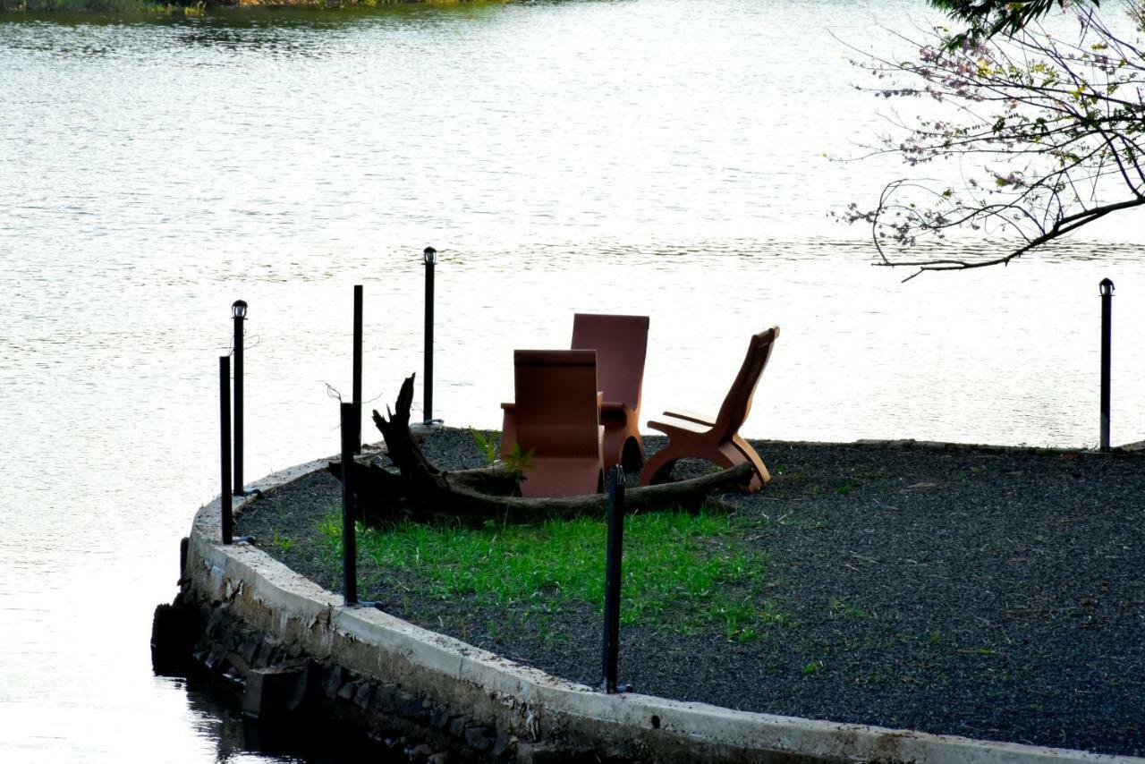 Pelican Lake Udawalawe Dış mekan fotoğraf