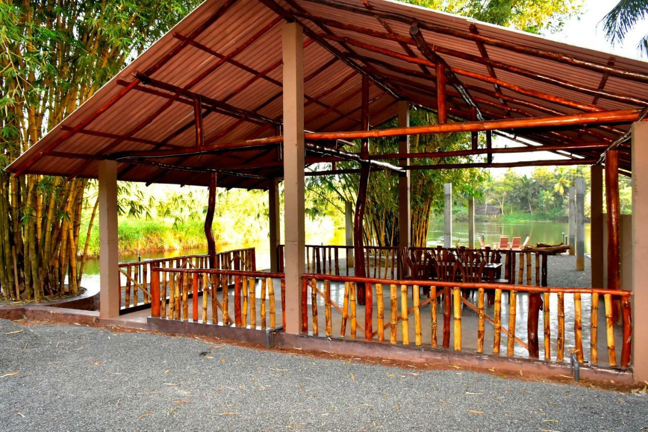 Pelican Lake Udawalawe Dış mekan fotoğraf