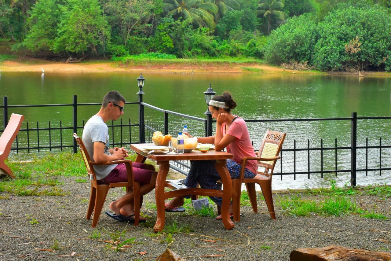 Pelican Lake Udawalawe Dış mekan fotoğraf