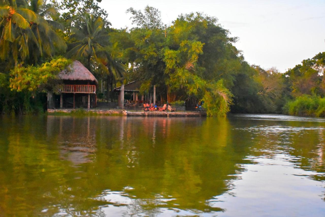 Pelican Lake Udawalawe Dış mekan fotoğraf